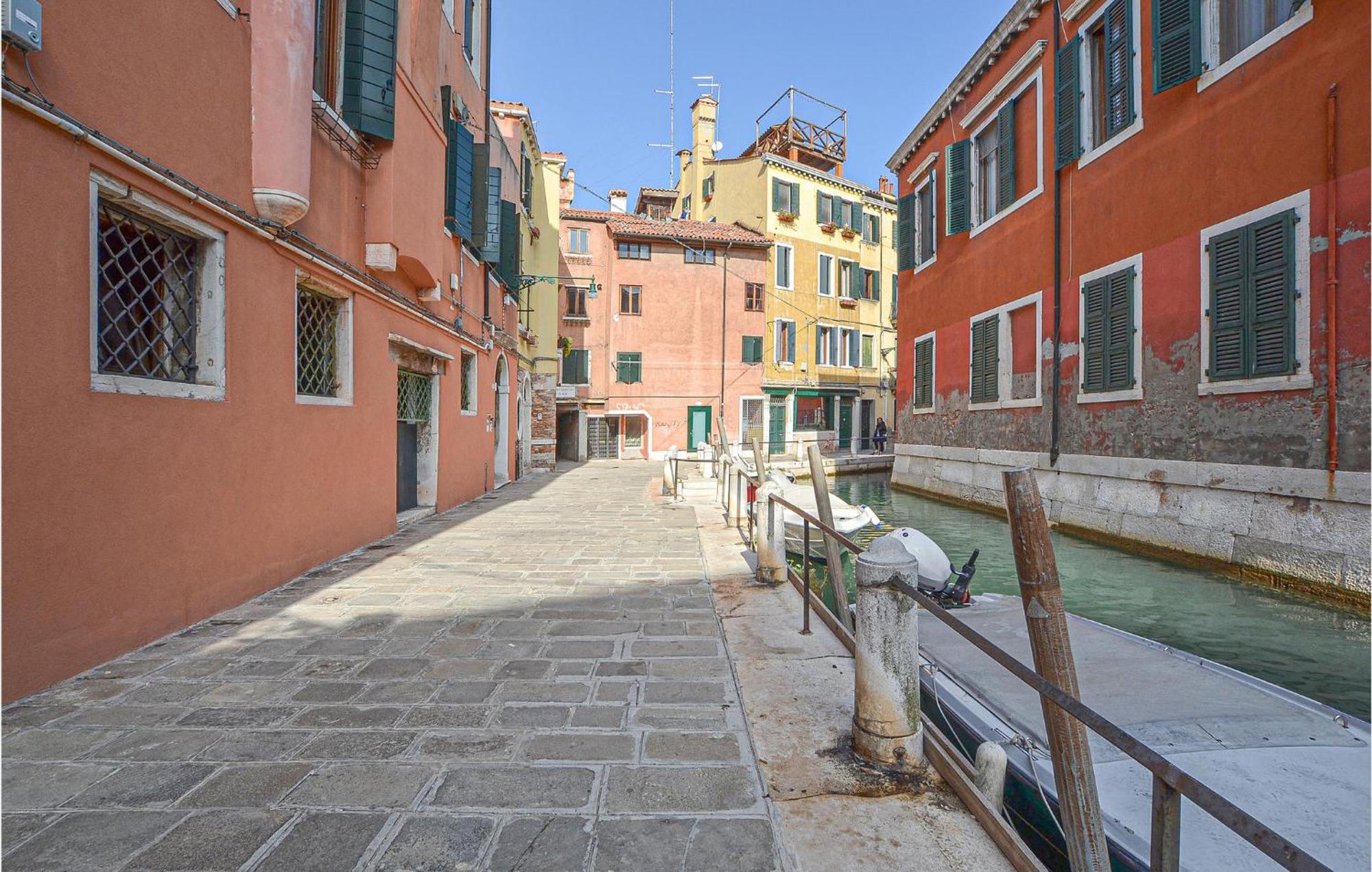 Stunning Apartment In Venezia With Kitchenette Екстериор снимка