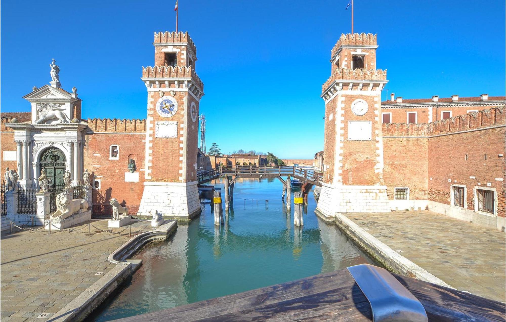 Stunning Apartment In Venezia With Kitchenette Екстериор снимка