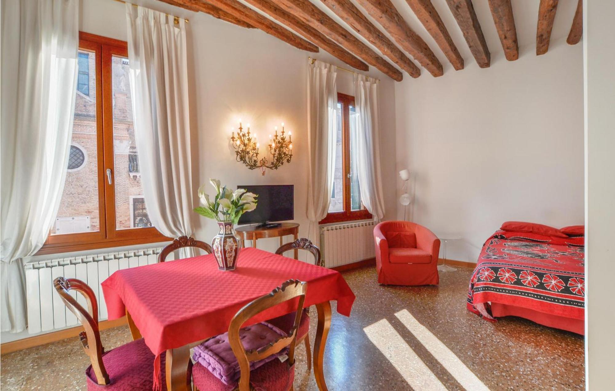 Stunning Apartment In Venezia With Kitchenette Екстериор снимка